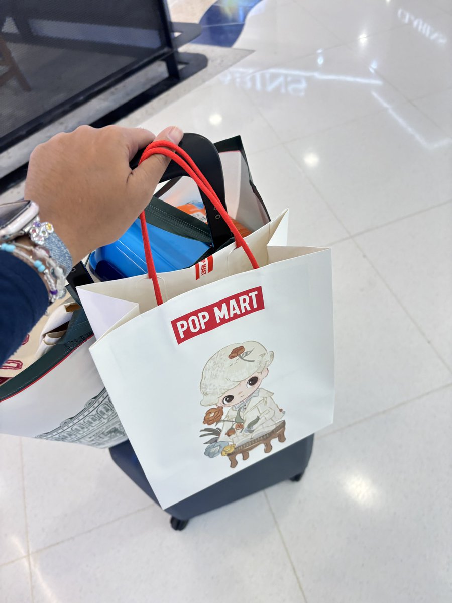 sakucill_'s tweet photo. @an_wonu Kakkk samaaa 😭 Aku di KL nyari miniteen ampir khilaf beli 1 set. Sampe bilang sama kakaku “Jangan bilang sama mamah ya kak harganya” 😭🙏🏻 

Terus mamahku tau malah dibilangin “Yaudah beli aja, siapa bilang gak boleh” 😭 https://t.co/sSPpRMLyMT