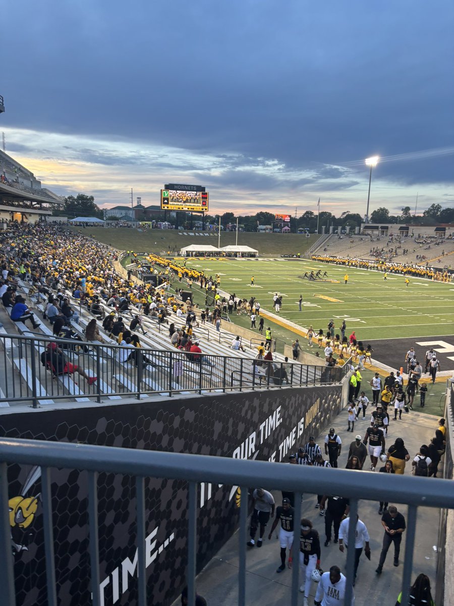 MartiseAdairJr's tweet photo. Thank you @BamaStateFB for the game visit invite! Great time and great atmosphere. Cant wait to come back. #SWARMAS1  #thunderbirds  @CoachLAoneal12 @parkcrossing_fb @Coach_Jlew @coach_gresham @_smj11 @AL_Recruiting @ChadSimmons_ https://t.co/Cj546gl1cQ