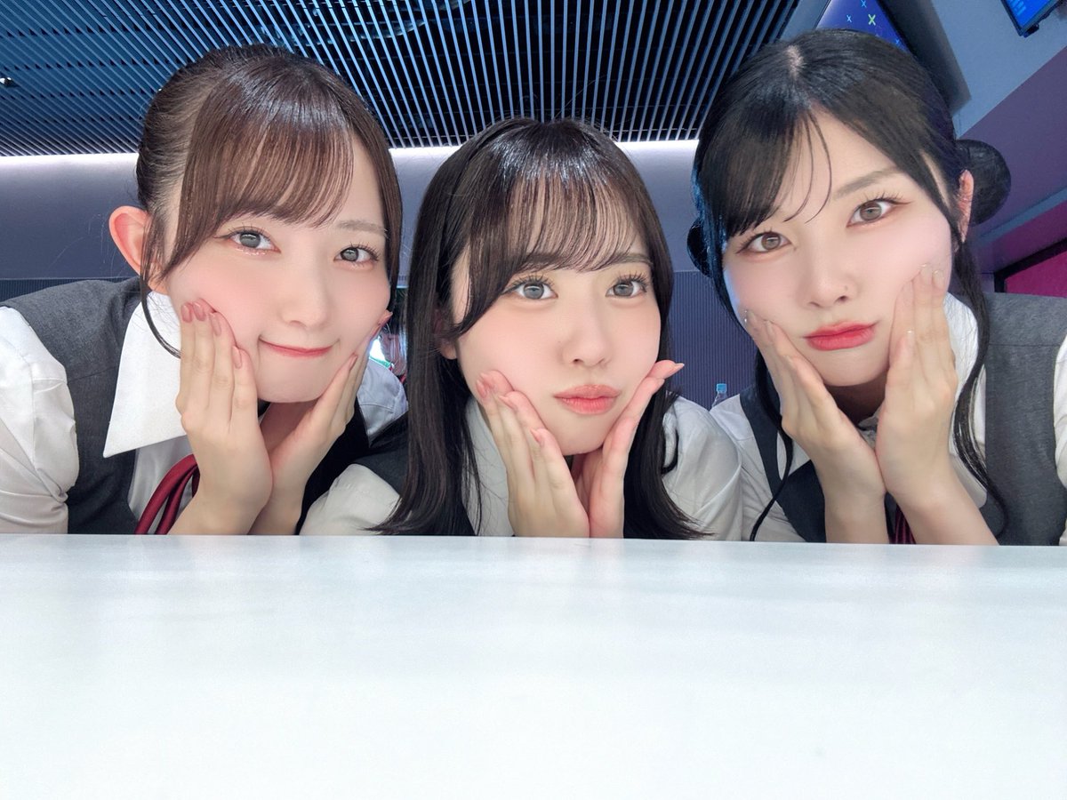 SayuriDate's tweet photo. 🇪🇸『Japan Weekend Madrid』💫
in Riyadh Air METROPOLITANO
2日間ありがとうございました〜!!!✨
#JapanWeekendMadrid

ちぃちゃん恋ちゃんと、
初めてのスペインでした！🧡🩷💙
トーク、ライブ、お渡し会など。
声や、言葉、表情でたくさん伝えてくれて
本当にありがとう🙌
海を越えても繋がってるんだーっ！💫
Gracias🧡Hasta pronto✨

🎧澁谷かのん 役 伊達さゆり🦉
#lovelive #Liella!