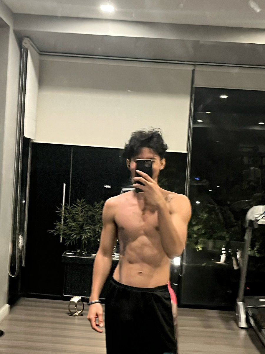 TPhranetr's tweet photo. มีใครอยากเข้าล็อคผมมั้ยย😛💦 https://t.co/P3ivw2Z64U
