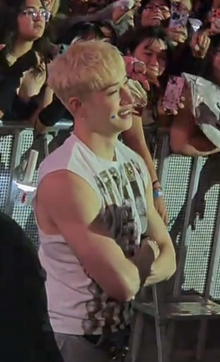 ardie_gnab's tweet photo. LOVE watching Chan watch the kids with so much pride and adoration 🥹🥹😍😍
 
#Bangchan #straykids

Mexico vid: TT @/_suki_mei￼ https://t.co/VVrs5b6yiz