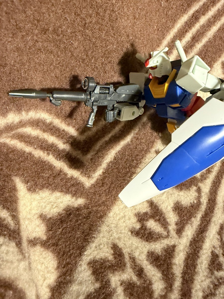 OkKip31's tweet photo. アナハイムにやる気が無さすぎる世界線のガンダム開発計画

大量に金をかけておいてこれをお出しされた連邦軍は烈火の如くキレ散らかし、後にガンダムmk2の開発を計画する事になる（大嘘） https://t.co/b3kDwcWUj8