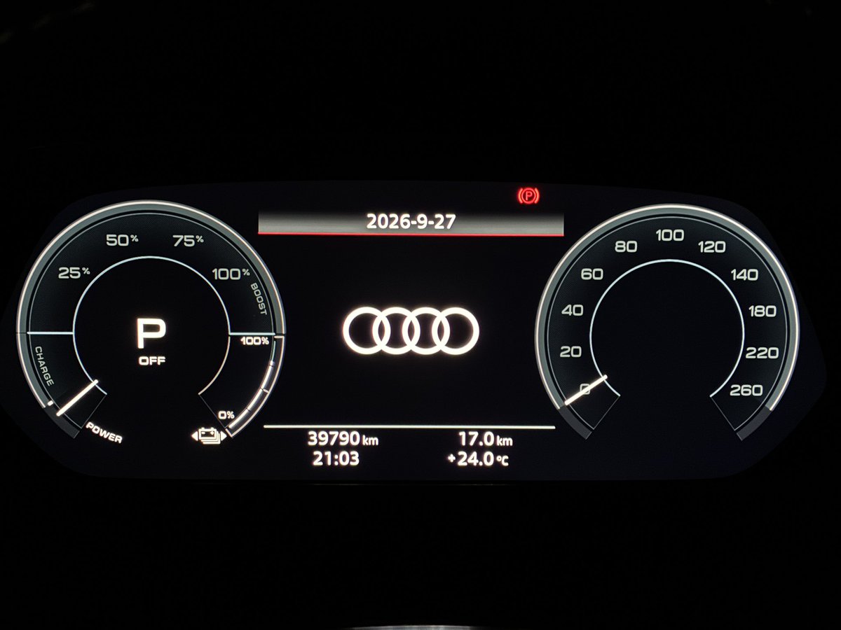 cnsm0809's tweet photo. e-tron Sportback購入から明日で1年、約11,700km走ったみたい
今日で充電無料期間終わりなので悲しい😭
28,116km→39,790km https://t.co/wziD2x9gJE