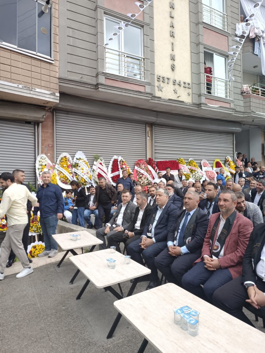 MHP_GOP's tweet photo. 📍 Siirt Kültür Yaşatma ve Sosyal Yardımlaşma Derneği’nin açılış programına, İlçe Başkanlığımız adına ilçe teşkilatımız ve ilçe yöneticilerimiz katılım sağlayarak, İlçe Başkanımız Sn. Ahmet Özen’in selamlarını ilettiler.

Nazik davetleri ve misafirperverlikleri için dernek yönetimine teşekkür ediyor, hayırlı ve bereketli çalışmalar diliyoruz.

Kültürümüz, birlik ve beraberliğimiz geleceğimizdir.