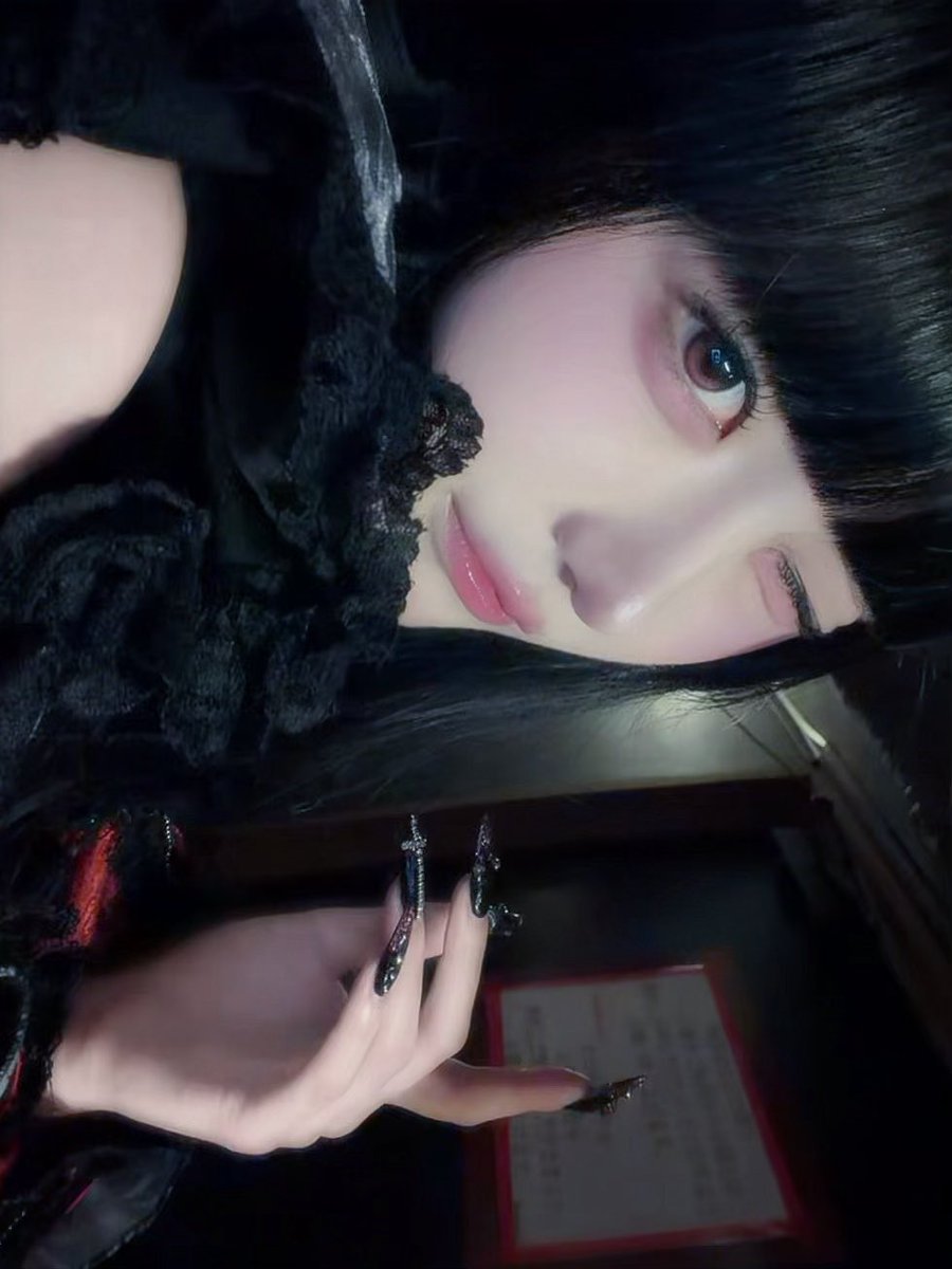 ojo_madoromi's tweet photo. 高貴な猫ちゃんになりたい https://t.co/2m7CAshE19