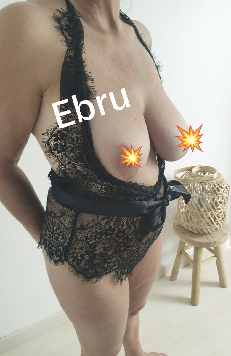 06evliciftizz06's tweet photo. Anlık müsaittiz yerimiz var görüşmek isteyen tek beyler yazabilir https://t.co/OWL3a6c0cj