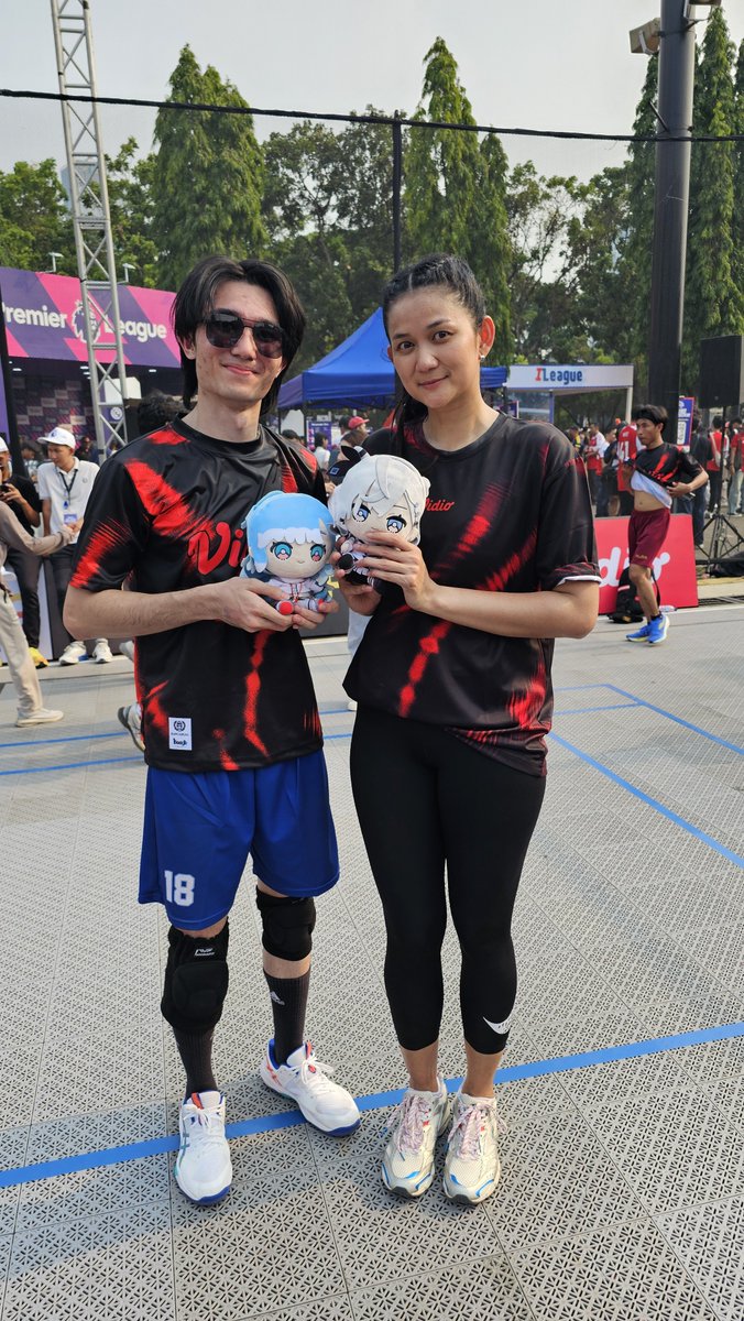 JeCeTweets's tweet photo. @kobokanaeru Mendadak sidequest main voli bareng mantan pro liga di GBK 🤣🤣🤣 https://t.co/RUmAW1kVAm