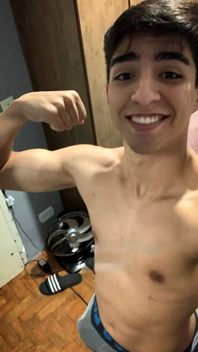 _nhenheteiro's tweet photo. Vazados do Tiago Tiguera 🥵🥵
#Vazados #Punheta #PINTOSAWARDS #Nudes #TrocoNudes #Goon #Putinho #Gooner #Roludo #Puto #Macho #Gozada #PINTOSAWARD https://t.co/Z8QkNWbbmF
