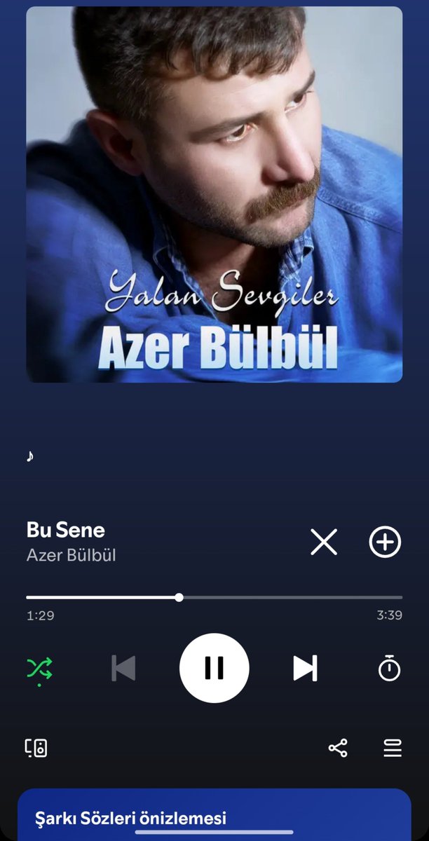 mubtezelatla's tweet photo. Yemek yaparken yabancı şarkı dinleyenlerin yanında benimki https://t.co/7dcFwZbhex