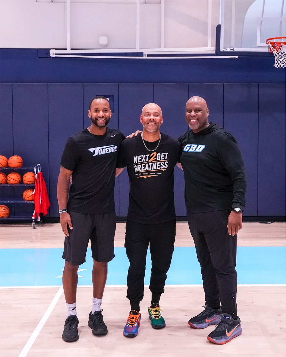 usdmbb's tweet photo. More than basketball. 

Grateful to Larry Williams, Chaplain for the LA Clippers and Founder of @next2get_n2g for pouring into our guys.

#GBD | #GoToreros | @Baker_Electric https://t.co/EREY1SH9Fl