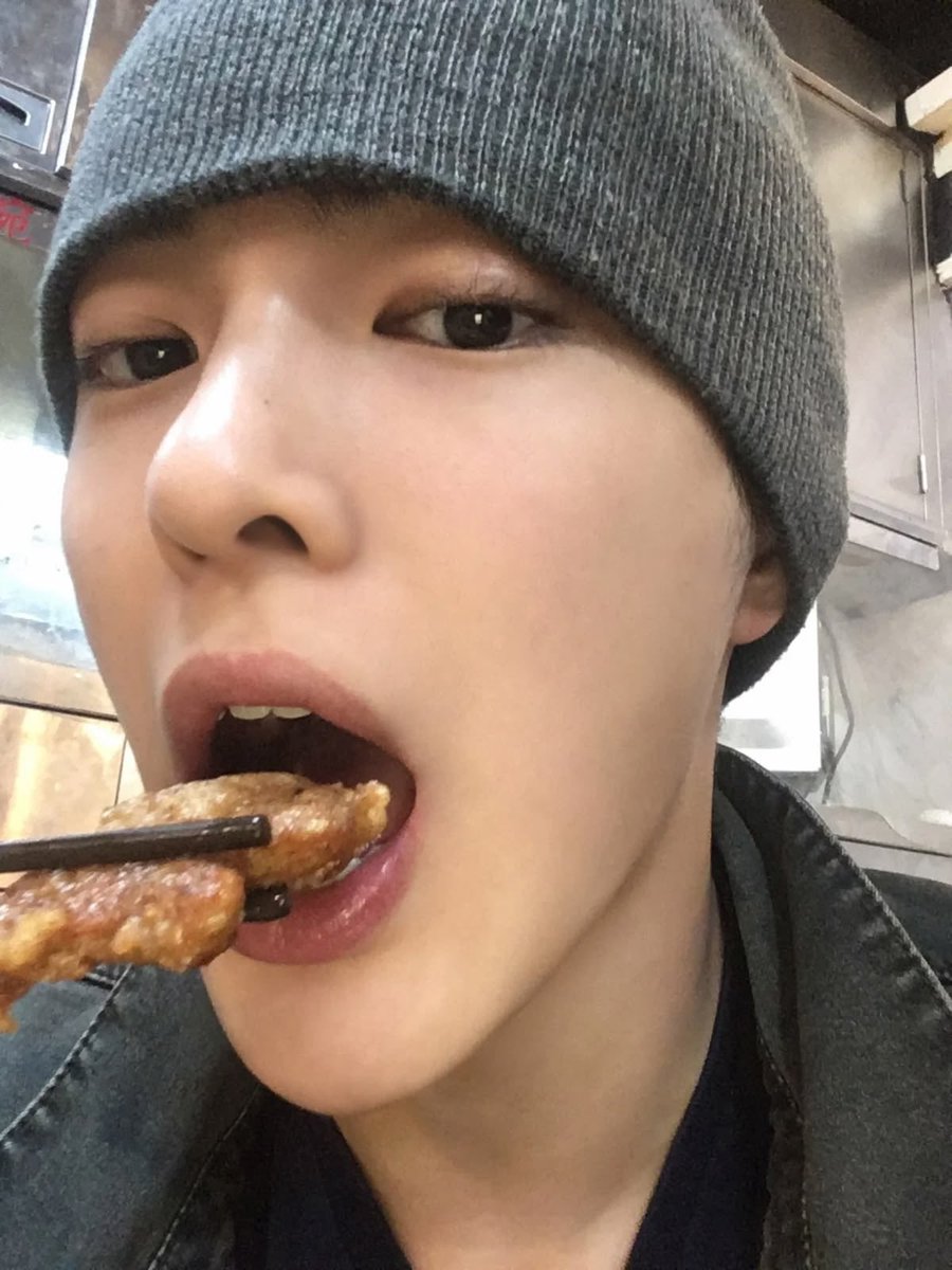 geonhocean's tweet photo. the iphone 5s camera was kinda cooking with keonho ngl 😭 https://t.co/JvX1Y9HVBp