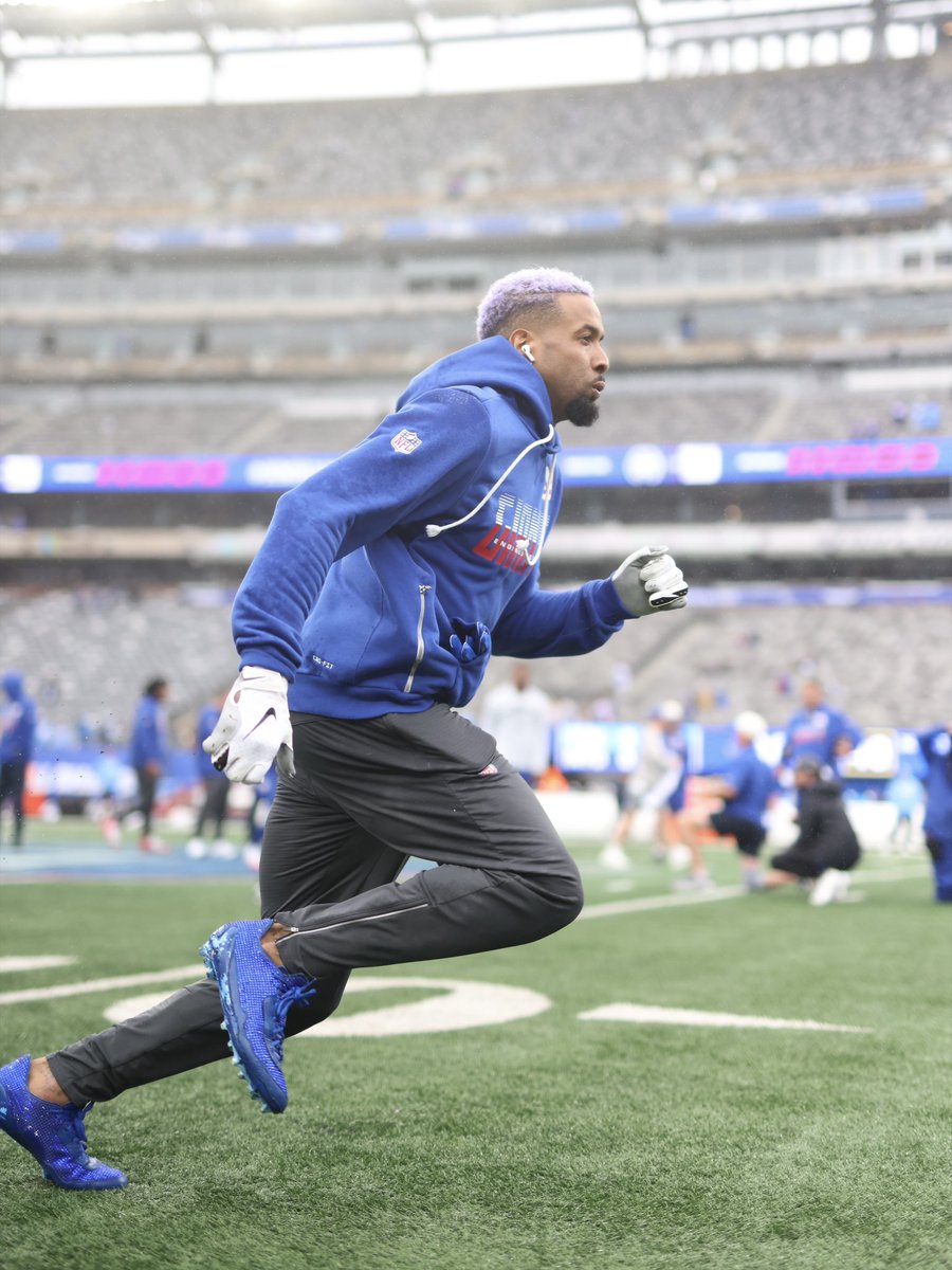 @​obj rocking the purple hair 

 @​TENvsNYG - 1PM ET on CBS/Paramount+
Stream on @​NFLPlus 
 [📷](https://pbs.twimg.com/media/HTO_T-mWgAAnkxT.jpg) [📷](https://