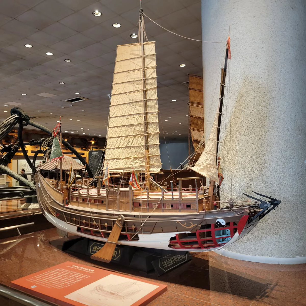 kim_chan86's tweet photo. Ancient mammoth skeleton, ancient treasure ship model, and exquisite wood-carved murals truly breathtaking.

And that final chance encounter… I usually don’t let strangers kiss me, but how could I possibly refuse this one? 💕 https://t.co/TrDcqcRORj