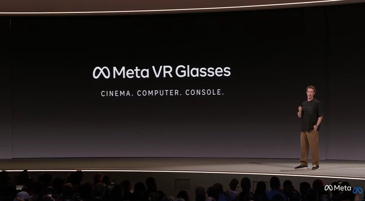 InnerspaceVR's tweet photo. We were skeptical about their 'Cinema. Computer. Console' tagline at first, but it actually sets a bar in terms of usage; something that similar headsets cannot compete with today (especially since they own the VR 'console' market) https://t.co/WdH7w6jPx9