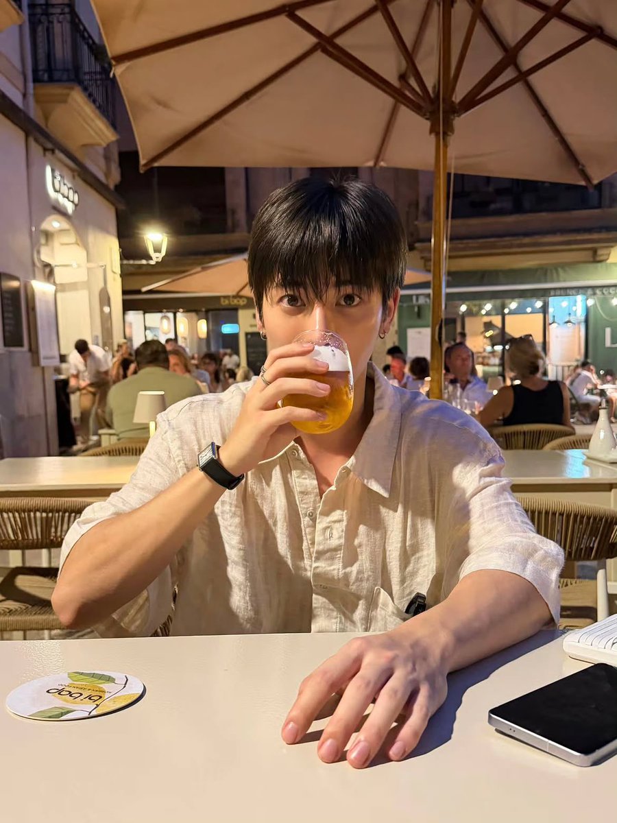 yeonjunlovemm's tweet photo. 이 고양이가 자꾸 상탈을😱😱

(사실 좋음) https://t.co/uk0lrdHrYG