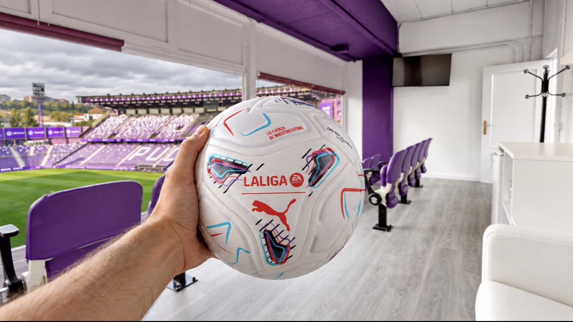 _pitingo_'s tweet photo. Muy contento con la experiencia en los palcos VIP. 

+3 puntitos y balón de Latasa de recuerdo ⚽️💜 https://t.co/qLUyf6KS4B