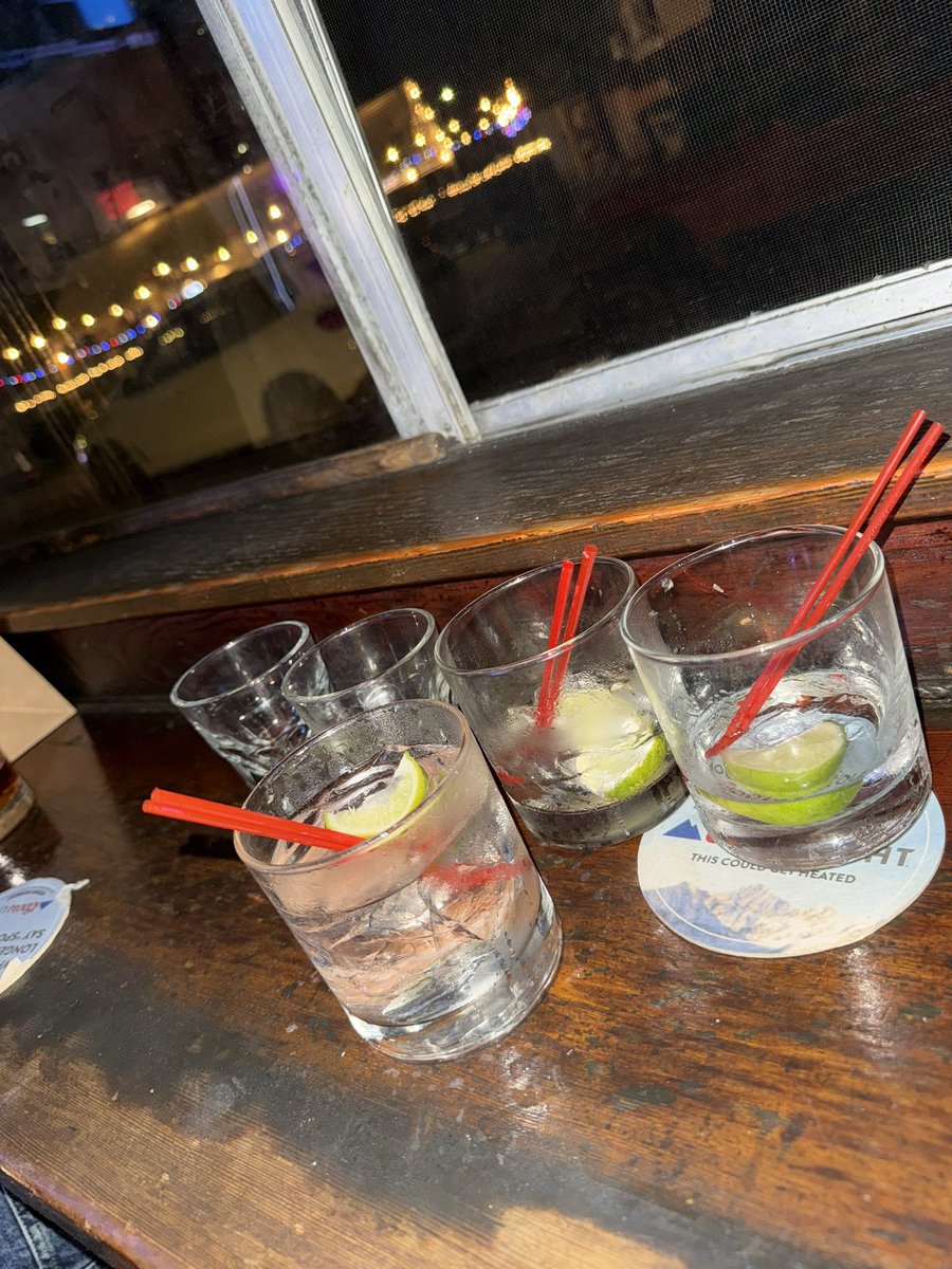 DaddyPilot213's tweet photo. Good Drinks in good vibes and good company. Happiness is easy as you creating it and love is free it’s a beautiful life Thank you I love you Peace and love always ❤️ #BlackBoyJoy #Plur https://t.co/tDhBc39f3x