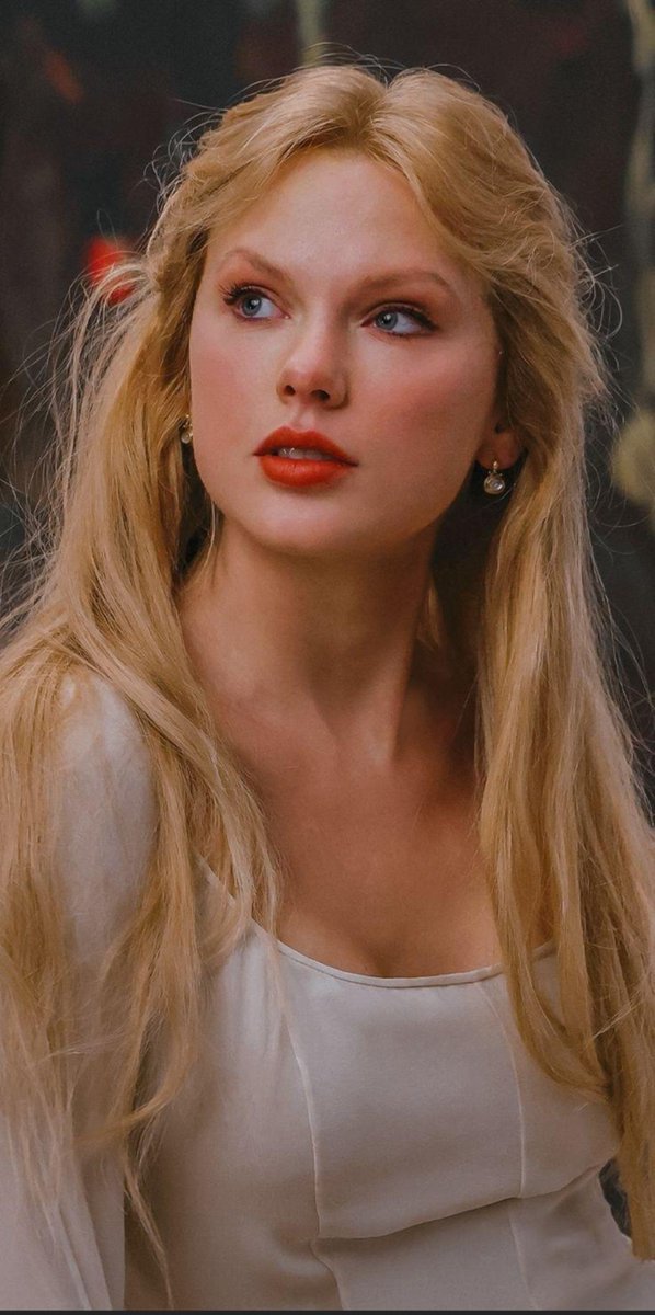 Celeb2Admi's tweet photo. Taylor Swift is the pinnacle of feminine beauty https://t.co/cTWLv8Lj0y