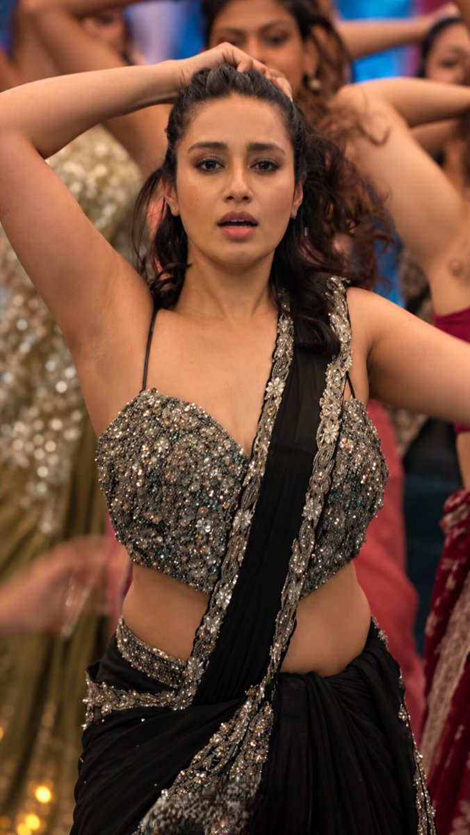 starspotterx's tweet photo. Prepared for Dimple Hayathi, but Nivetha Pethuraj came out of syllabus 😄

Aadarsha Kutumbam House No: 47 – AK 47 is an upcoming Telugu action-comedy film, scheduled to release on October 2, 2026.

Nivetha Pethuraj🧵 1/2 https://t.co/eeez95jdwh
