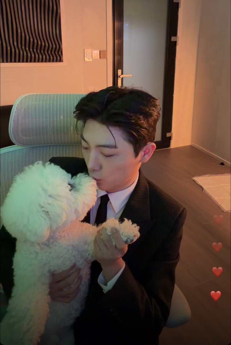 forhyunminie's tweet photo. another day to wish i’m monggeul 😚😩 https://t.co/JmVlYhqgQK