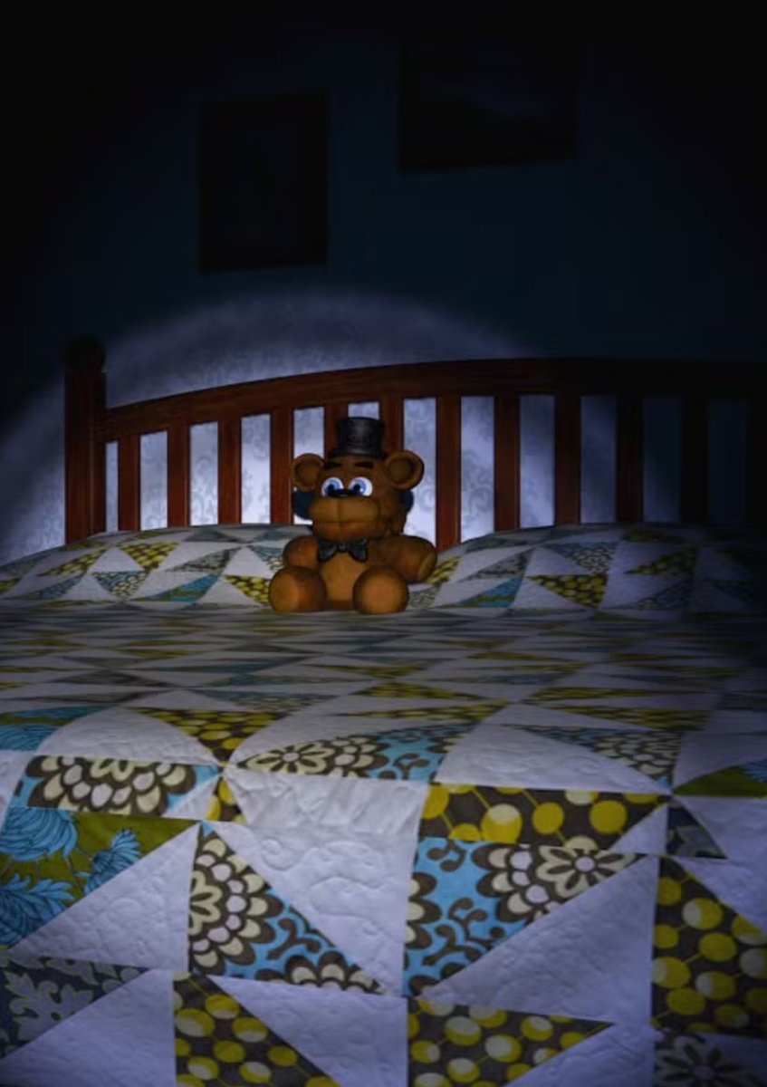 ShiinaBR's tweet photo. FORTNITE X FIVE NIGHTS AT FREDDY'S - NEW TEASER

The new teaser shows a plush on a bed, similar to this image from FNAF 4. It's once again shown through a security camera view, with silhouettes of monsters on the wall that appear to hint at the animatronics https://t.co/B9I6NP487I
