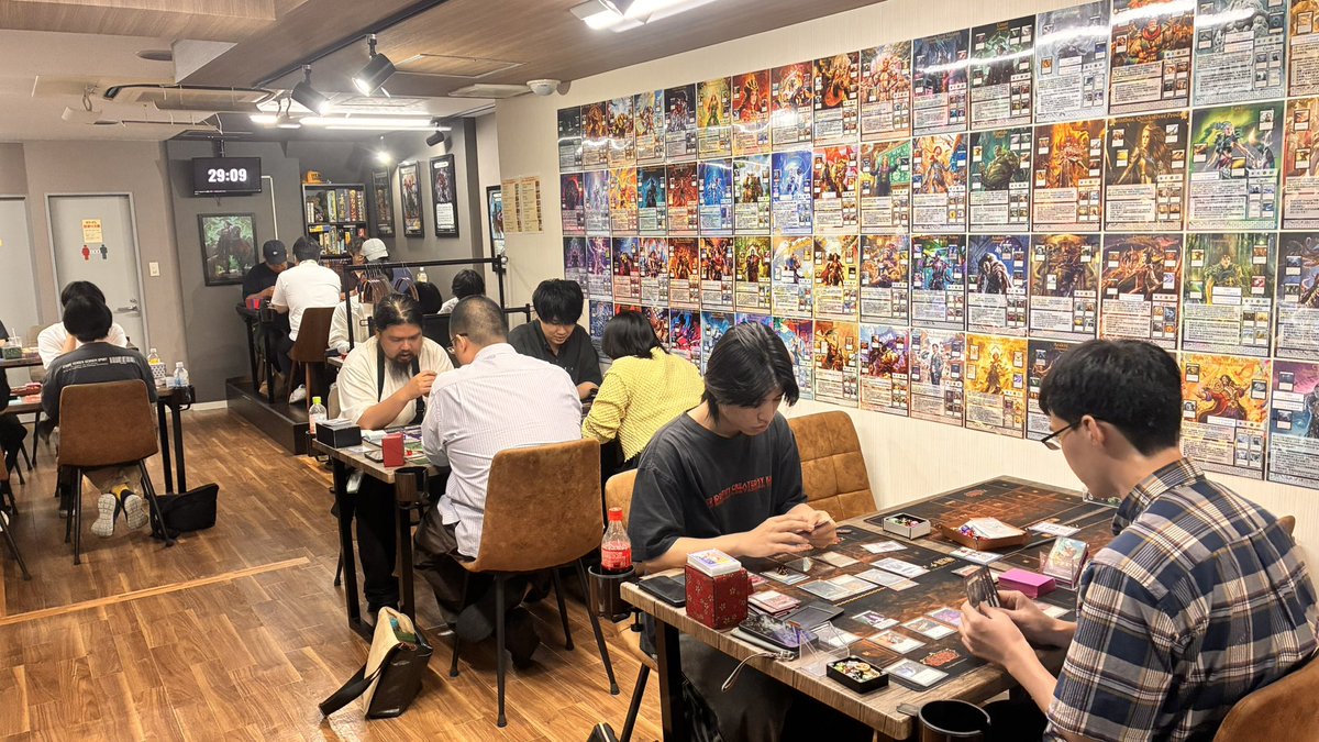watachannel's tweet photo. わたちゃんCUPmini優勝者は『ショーマン、ブラーボ』を使用した、こーや（@vanguard5698243）さん🥇
おめでとうございます🎉

皆様お越しいただきありがとうございました😊

本日お配りしたトークンをGo Againのアーモリーで見せると追加でGEM packがもらえるのでまた遊びに行こう‼️

#わたちゃか https://t.co/uGYwzfRFPU