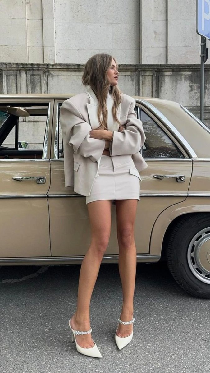 _herlore's tweet photo. when in doubt, wear white https://t.co/GQ3QmxmbmK