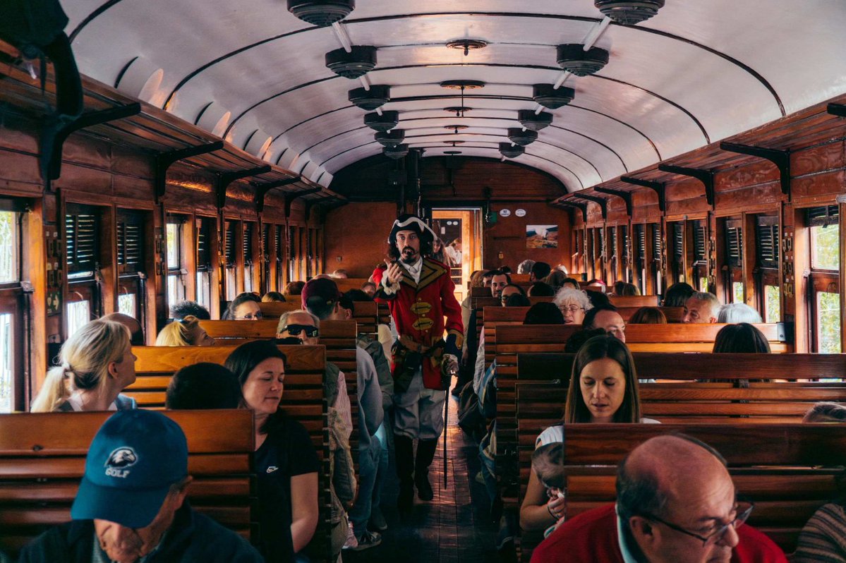 ffe_es's tweet photo. ¡Qué ganas del #TrendelaFresa🍓!

Tus acompañantes favoritos ya están contando los días para volver a viajar, cantar, hacerte reír y contarte mil historias a partir del próximo fin de semana. 🍂🚂 ¡Llega la temporada de otoño!

🎟️ Consigue tus billetes: https://t.co/7MgESR1utQ https://t.co/Ci9Kjpir96