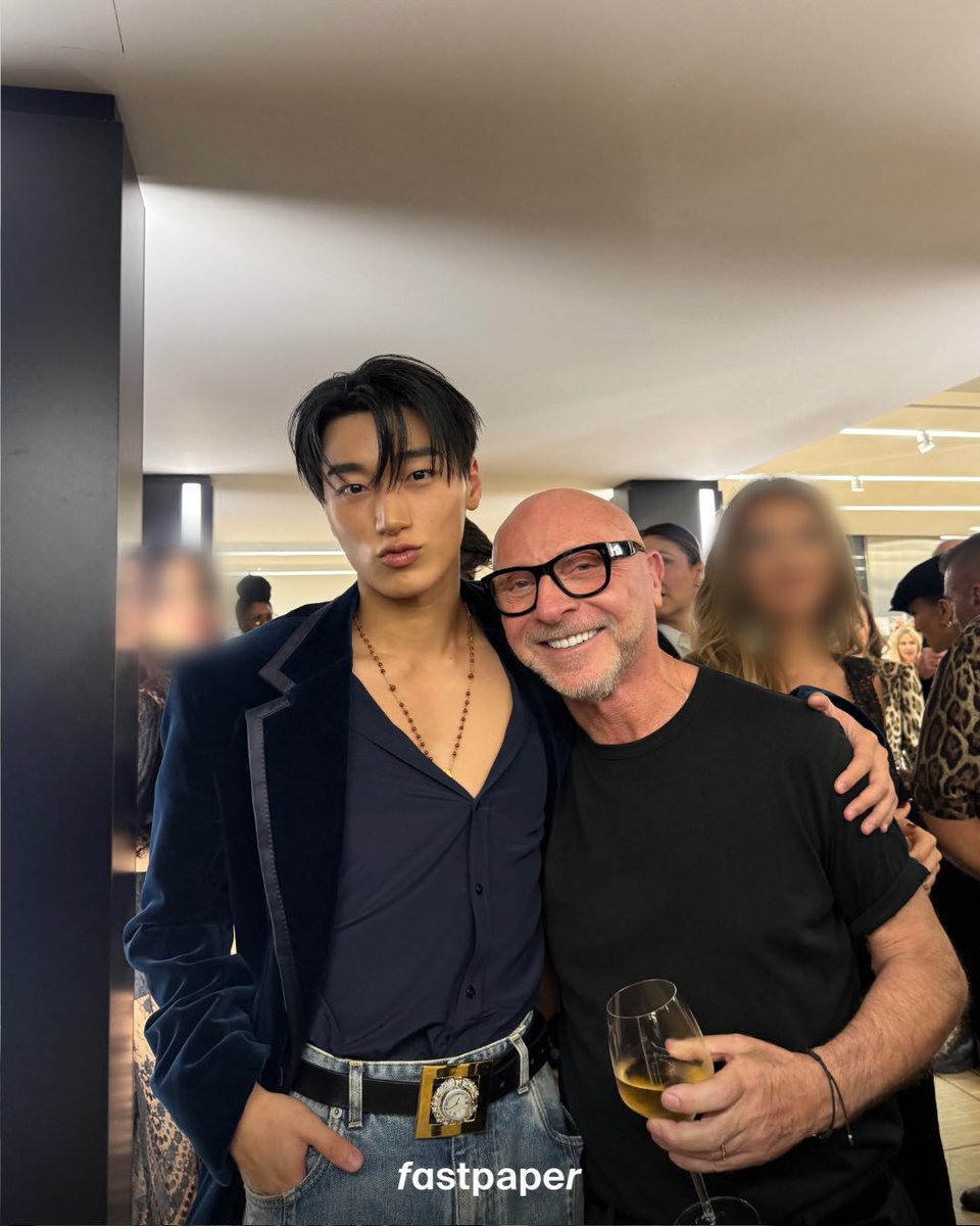 allforsan710's tweet photo. Global Ambassador CHOI SAN with Domenico Dolce and Stefano Gabbana (founders and designers of @dolcegabbana) ❤️

CHOI SAN AT DGSS27
#CHOISAN #SANxDOLCEGABBANASS27 #DGSS27 #DOLCEGABBANA
@dolcegabbana @ATEEZofficial https://t.co/Qh4LFtd98x
