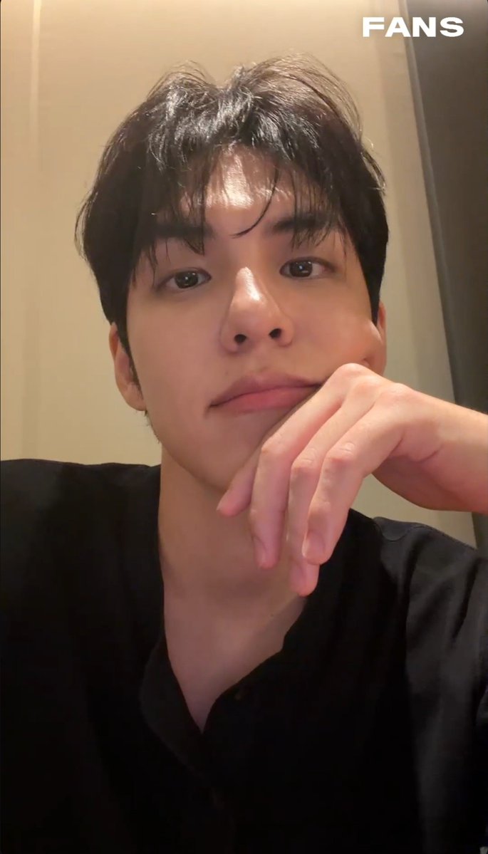 aegyochangjae's tweet photo. comments called him a man and he's acting like thisbdkdkdkss https://t.co/JmWIKCdpTr
