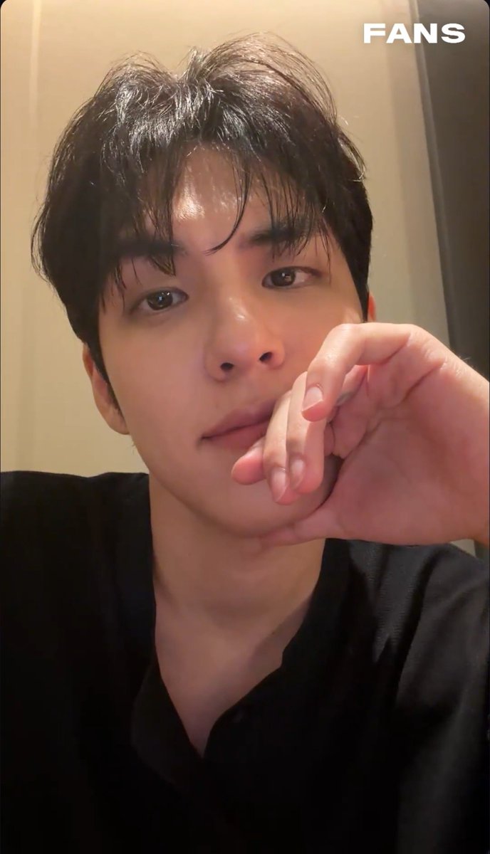 aegyochangjae's tweet photo. comments called him a man and he's acting like thisbdkdkdkss https://t.co/JmWIKCdpTr