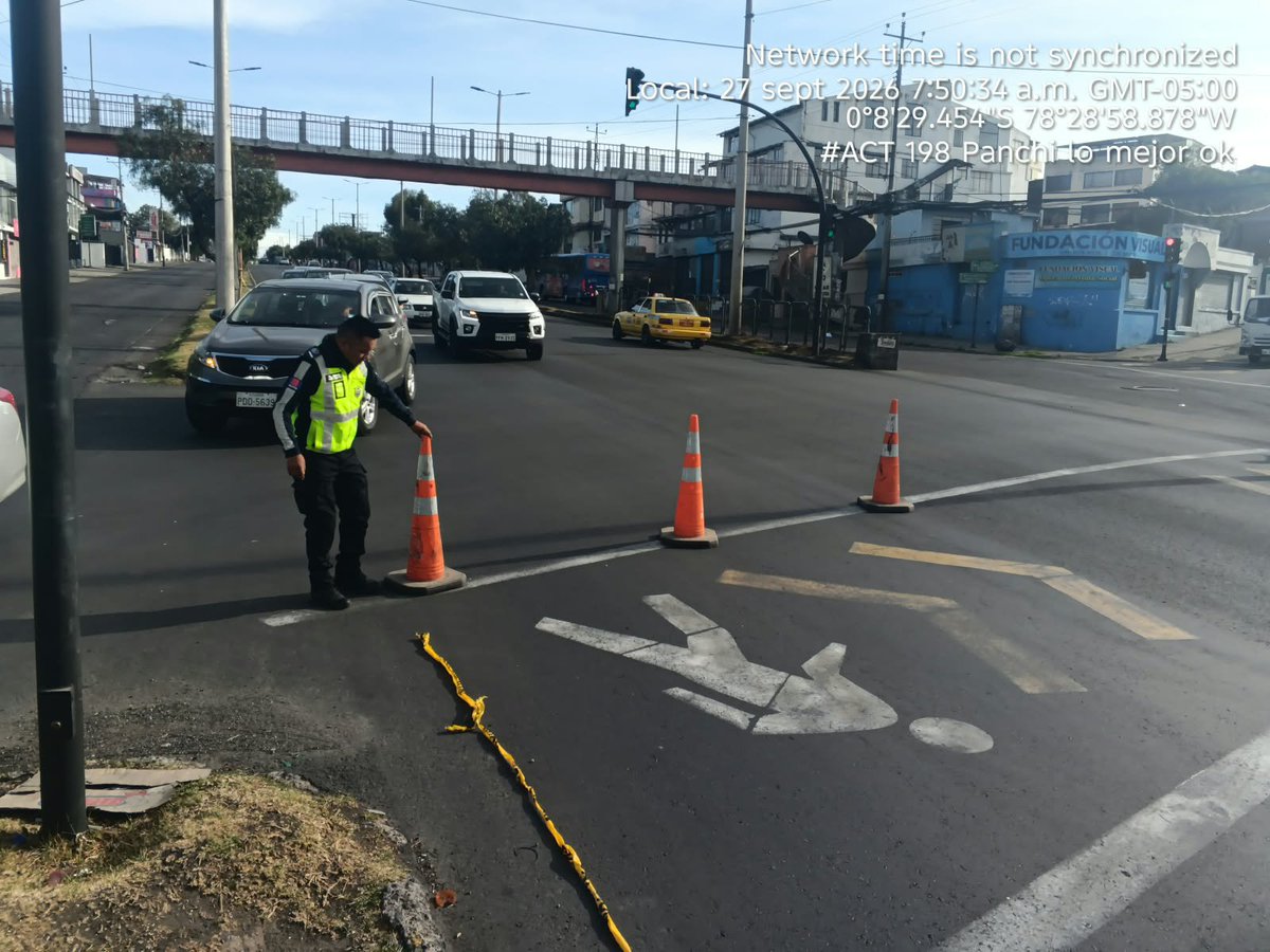 AMT_Quito's tweet photo. 🚨 #AMTInforma | ¡Paseo Dominical!

🚴‍♀️ Inició en diferentes sectores de la ciudad.
👮‍♂️👮‍♀️ Nuestros agentes se encuentran desplegados a lo largo de la ruta para gestionar la movilidad y brindar seguridad a los participantes.

⚠️ Respeta la señalización. https://t.co/MHj3b7w0cX