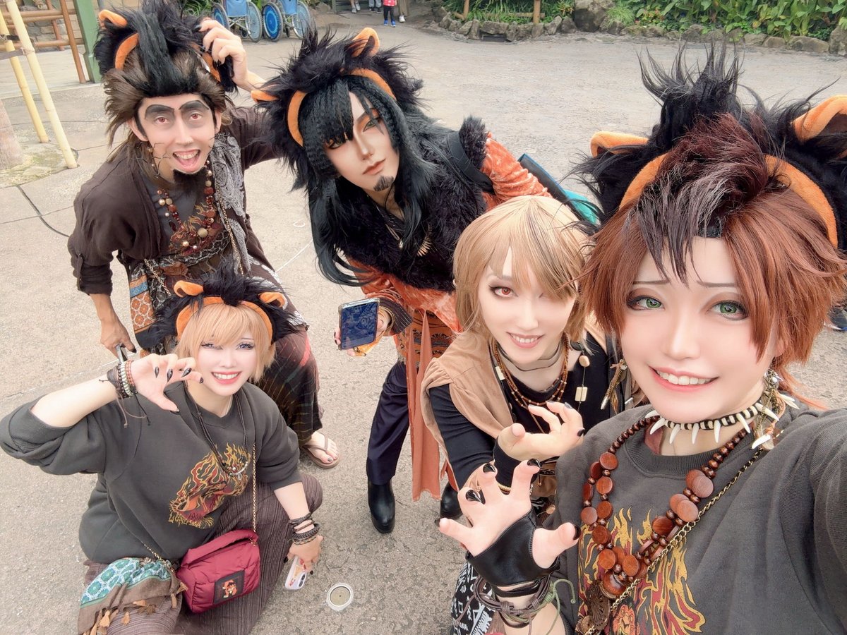 Q10Qkk99's tweet photo. ⚠️仮装⚠️
本日はスカーでした🦁
今年もアウトランド組で集まれたんだけどスカー強火オタクみたいなドレスコードあったの？って感じで囲われながら遊びました🕺楽しかったよTOたち😉🫵🏻
来年はスカー仮装始めて10年目らしいのでたくさんやりたいです！
#ふぉと99
#Dハロ仮装
#Dハロ仮装2026 https://t.co/9UsOYit7Il