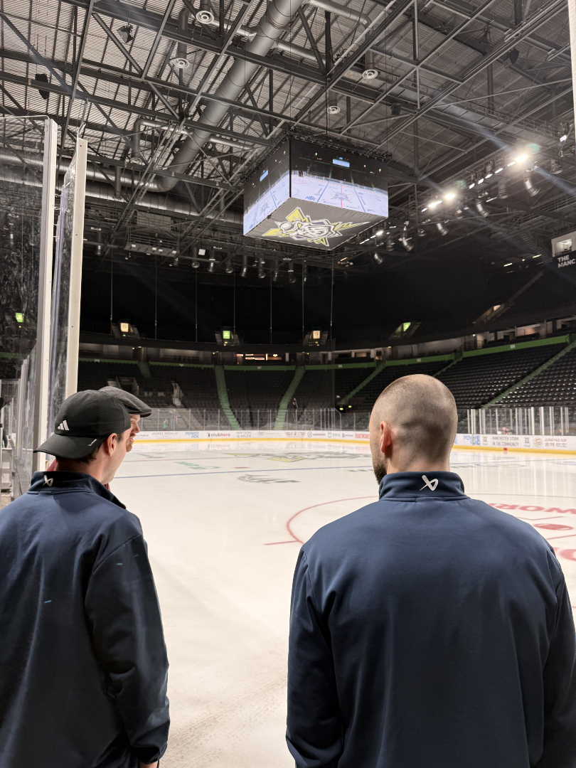 flamesicehockey's tweet photo. Weโve arrived in Manchesterโฆ Not long now until face-off! ๐ฅ๐
#Guildford | #FlamesIHC | #IceHockey | #BringThatFire https://t.co/8rUig5pT13