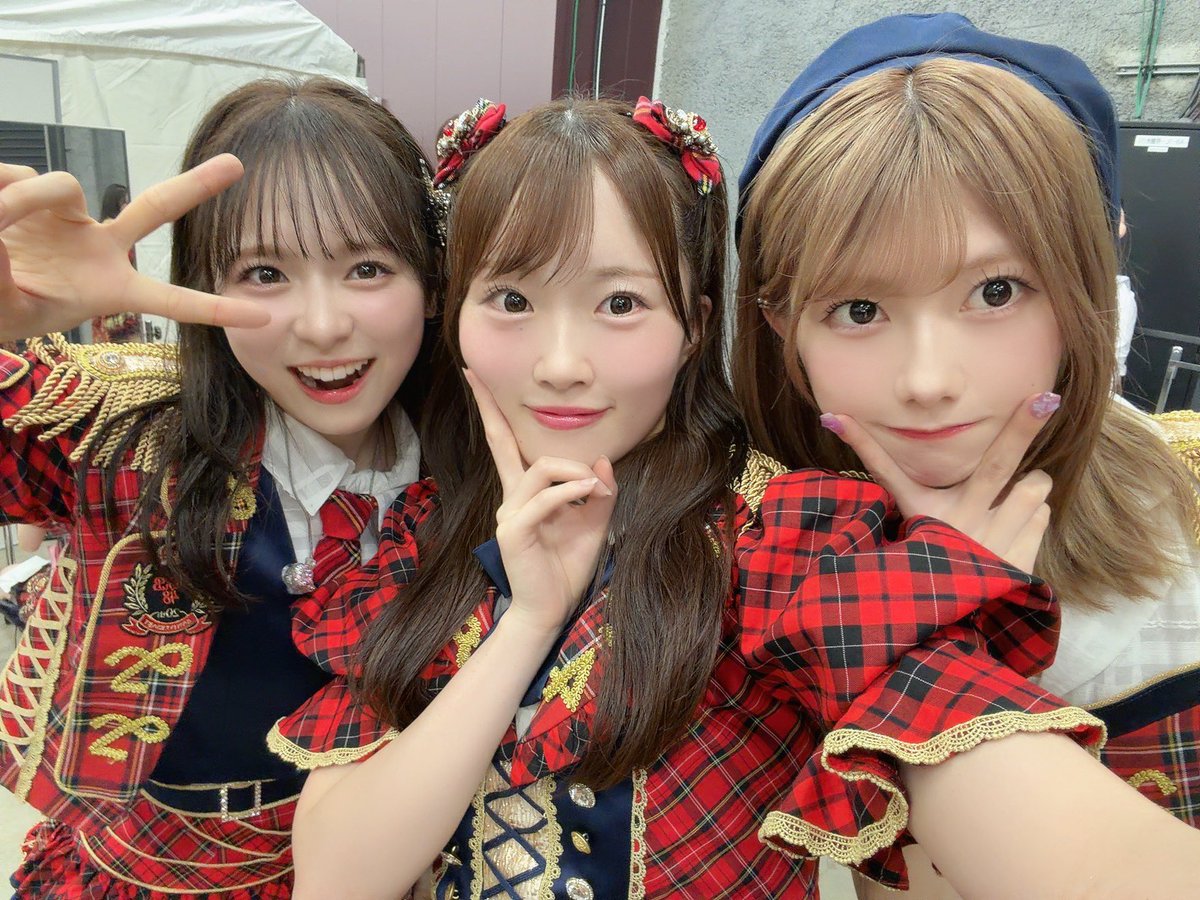 48Suzuha_16LOVE's tweet photo. 「 #AKBサンコンコ 」

1 . ユニットは " 遠距離ポスター " 
小麟ちゃんおめでとう ! 🐶 ふわふわついん 🫶🏻

2 . あいちゃんおめでとう☝🏻🎀 
ソロもセンターもとっても素敵 。だいすき 。

3 . きこちゃん ! 出演できてよかった 🌼
きこちゃんの頑張りがみんなの活力だよ 🌟

4 . なるちゃん 💫 
いま大きく前に進んでいるAKB48を
小さな体でめいいっぱいの力と気持ちで
引っ張ってくれてありがとうございます !
なるちゃんをそばで支えたいという気持ちが
このコンサート期間でもっと大きくなりました 。