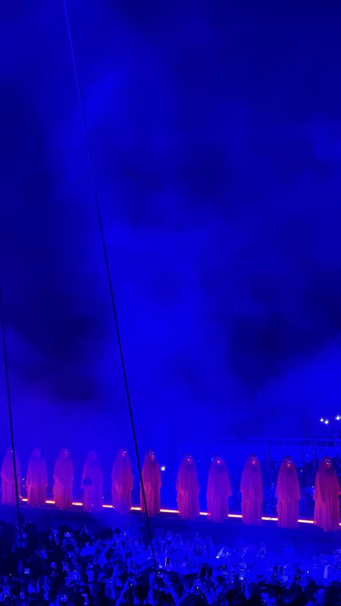 cunhatesfaye's tweet photo. ARGUABLY THE BEST CONCERT IN INDONESIA EVERRRRR

SEE YOU REALLY SOONNN @theweeknd https://t.co/EQlrDqqcX5