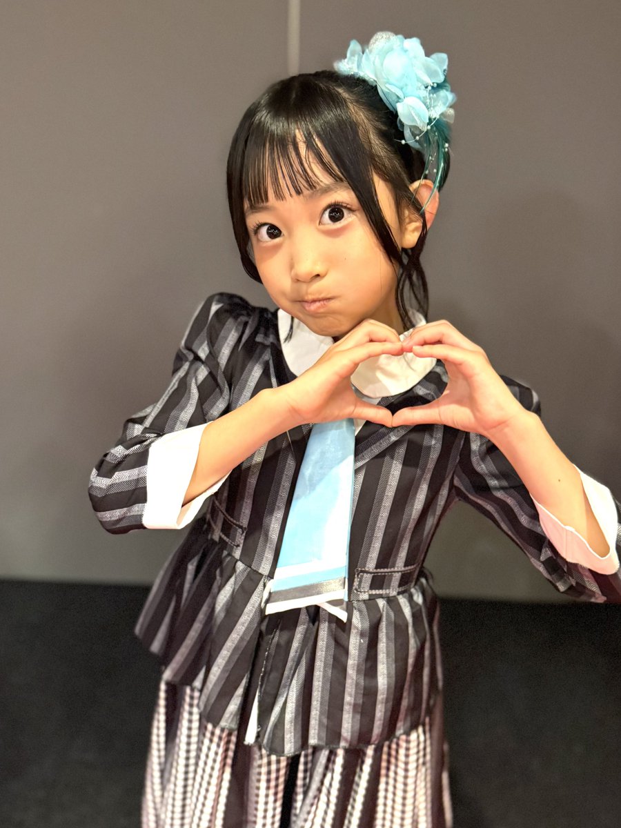 syanpu_man's tweet photo. 今日の物販③
LinQKIDS
ゆりなちゃん
約1年ぶりに会えました😊
ステージでキラキラしてる姿見て感動🥹
またいつか会えるかな👍
IQプロジェクト研究生✖️LinQKIDS合同公演2026
1日アイドル体験の皆も大集合‼︎
福岡トヨタホール
スカラエスパシオ
(2026.9.27)
#LinQKIDS
#ゆりな https://t.co/R61SmrZrwM
