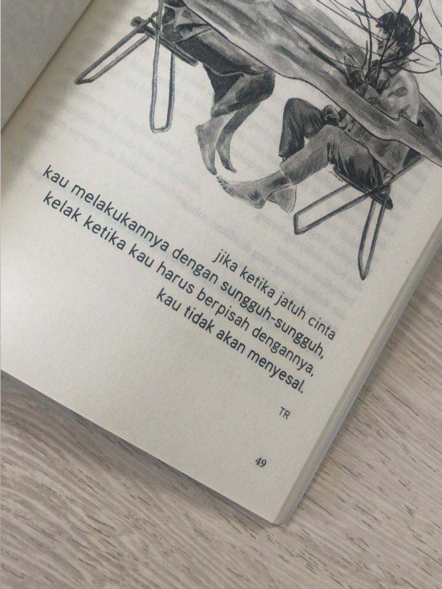 avathompson71u8's tweet photo. One of my favorite poetry books—I read it four years ago, but rereading it still makes me smile. Its romance feels warm, never overdone. Written by a man and a woman whose poems respond to each other, it feels like watching a couple in love. https://t.co/2q2fqhOy09