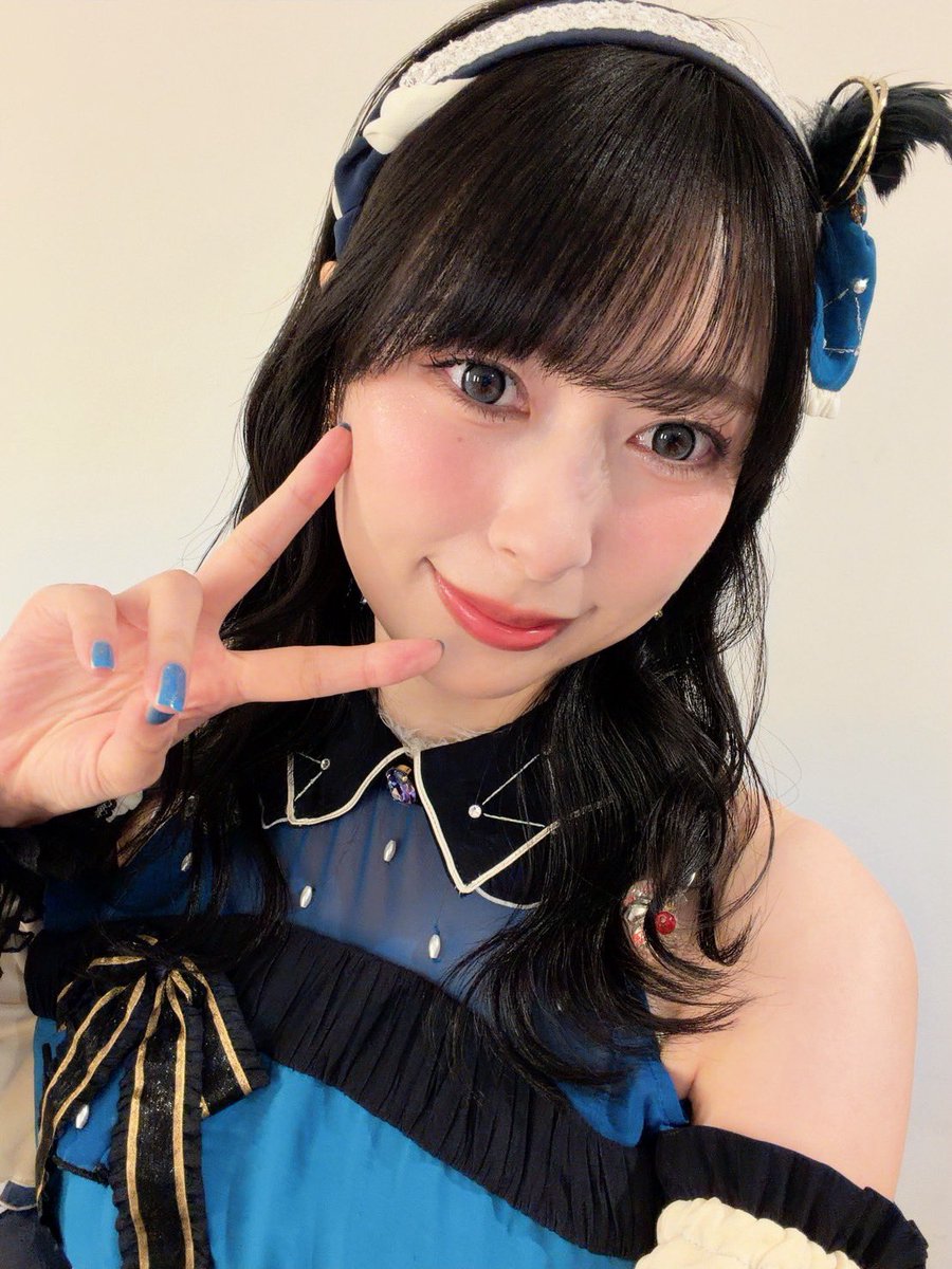 reina_kondo's tweet photo. 2日間本当にありがとうございました💙

『スローモーション』から『Embers glow』

灯織の成長した部分も変わらない部分も感じられるかっこいい楽曲。
大切に歌わせていただきました。

あなたの灯りになる歌、届きましたか？

#シャニマスソロライブMSP_day2 https://t.co/RoH705iIMS