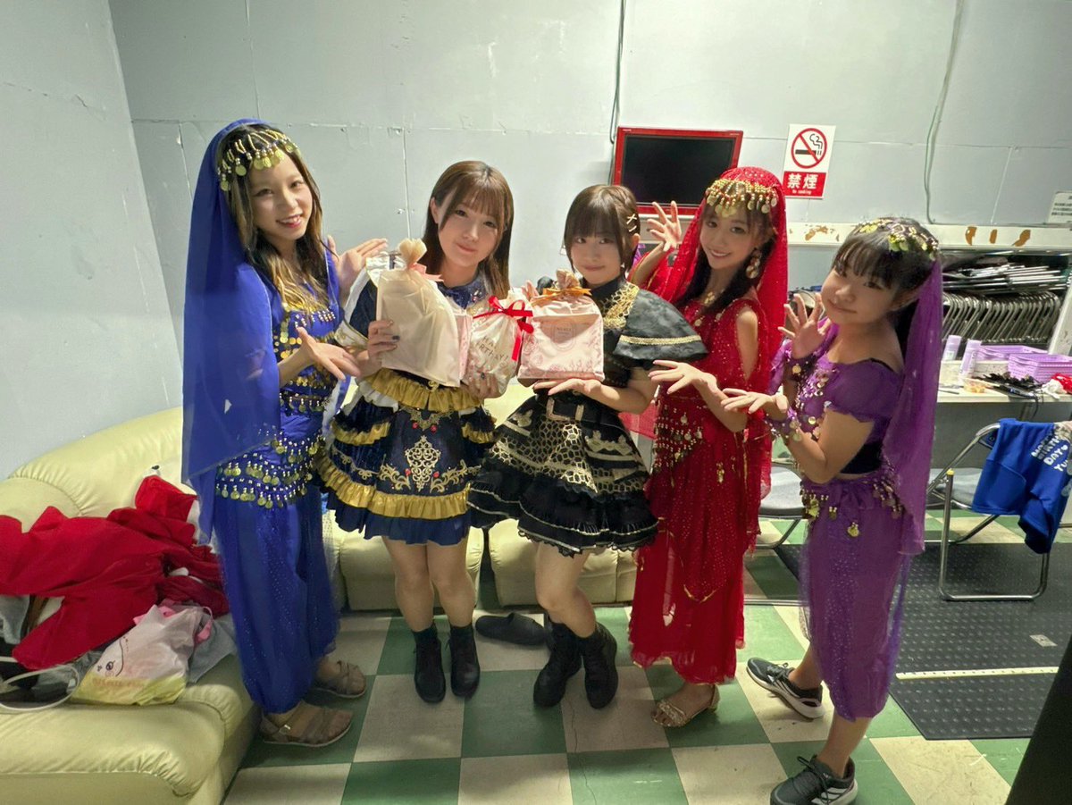 Miranyjc's tweet photo. 本日も2現場ありがとうございました🤍
優希さんお誕生日おめでとうございます💐♥️

初めてこの衣装着たー!!💙
みらんの青ひっっっさしぶりでしょ^^ https://t.co/FfQaRFqhtu