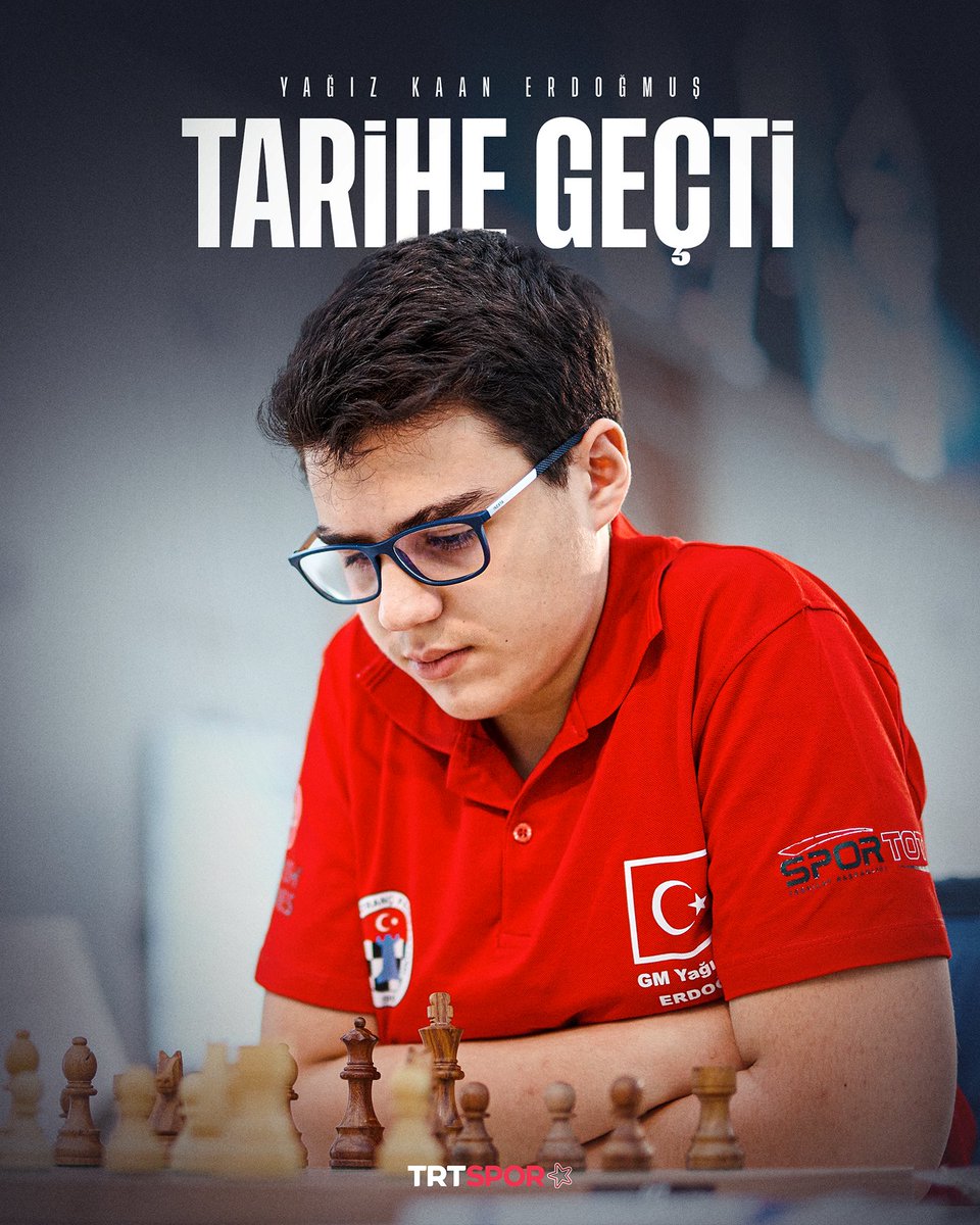 trtsporyildiz's tweet photo. 🇹🇷 Yağız Kaan Erdoğmuş yine tarih yazdı

♟️ Milli sporcumuz Yağız Kaan Erdoğmuş, Semerkant'ta düzenlenen 46. Satranç Olimpiyatı'nın son turunda dünya 3 numarası Fabiano Caruana ile berabere kalarak Olimpiyatı 8/10 puanla yenilgisiz tamamladı.

🥇 ELO'sunu 2731'e yükselten büyükustamız, tarihin en yüksek ELO puanına sahip 15 yaşındaki oyuncusu oldu.

👏 Tebrikler Yağız Kaan!