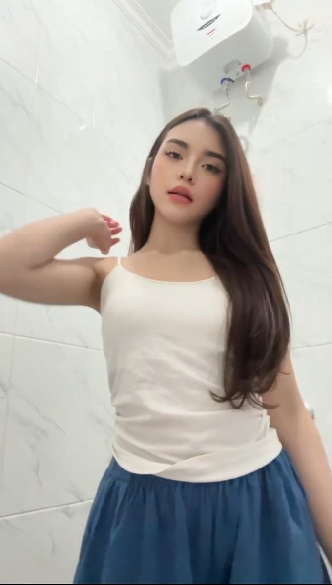 cLOUDs1237's tweet photo. Veniao Livia New update 

https://t.co/cerdYmVVNe https://t.co/y3OOzrTZyx
