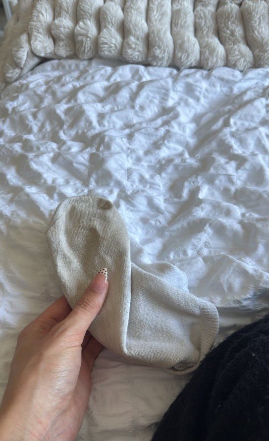 Angelxofindom's tweet photo. Found at the bottom of my gym bag… any takers? https://t.co/omozMekMKN