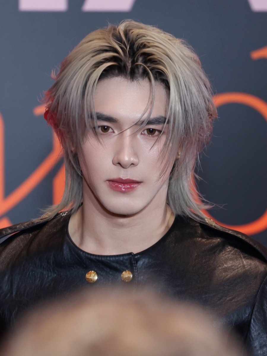 vivi_ffkh's tweet photo. Cool boy who ages backward 😎

FEEDxKHAOSOD AWARDS 2026

🐋🫶🏻💥🐈‍⬛💫
@bxxm_rvw
#FEEDxKHAOSODAwards2026xBOOM #BXXMRVW #RVW #BoomRaveewit https://t.co/FQSMIcURHw