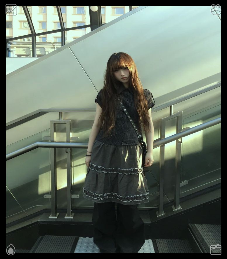 orangiest's tweet photo. 🛹Tomato Pasta The tomatoes are gratedEthan picked her up, complementing her outfit, and they went to a romantic Italian restaurant. Lila snapped a quick photo of her dress in the restaurant’s soft lighting, the burgundy color looking rich and elegant. https://t.co/R6uioYOrp3