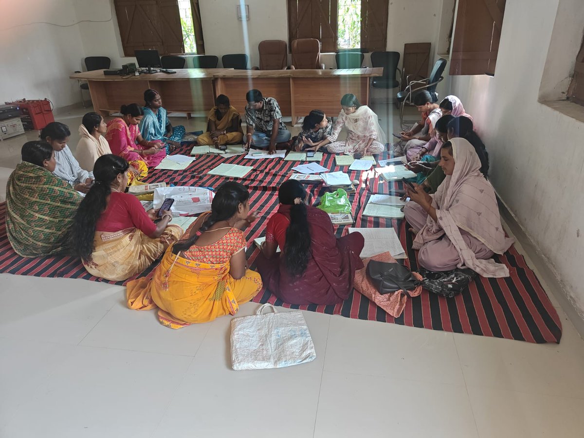 pin2kiapnidiary's tweet photo. NRLM- CBO Cut off ongoing by e-BKs and Cadres. ✍️
___________________________
#NRLM #Lokos
#jslps #meeting #pin2kiapnidiary https://t.co/C9AcNXxWx4