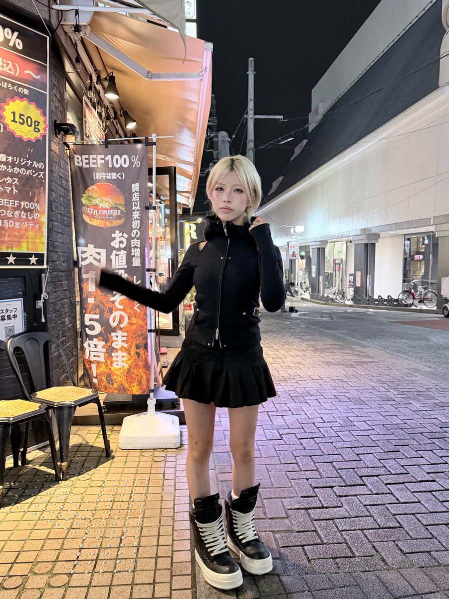 yurio_012's tweet photo. あのさー本当にどっちか現実？？ https://t.co/gAxN7UsJku
