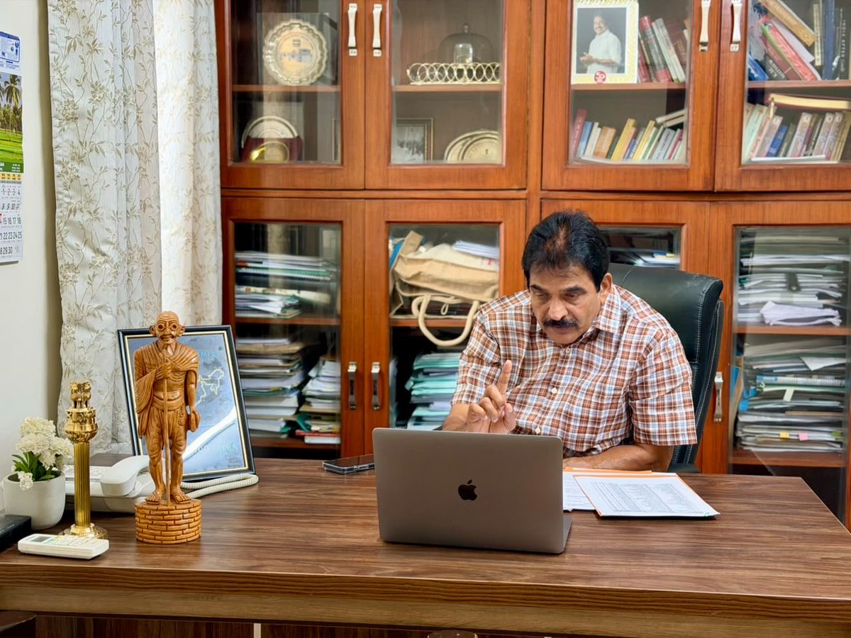 kcvenugopalmp's tweet photo. Convened a virtual meeting of 1000+ DCC Presidents to brief them regarding the pan-India district-level protests planned for tomorrow against CEC Gyanesh Kumar’s criminal acts which helped the Modi-Shah regime orchestrate their grand Vote Chori plans. 

Our demands have been Gyanesh Kumar’s immediate removal and a reversal of all decisions taken under his watch. 

We will take this message down to the last voter, and keep building public pressure to protect our democratic framework.

From the senior leadership right down to the grassroots, our party is all set to take this existential fight to save our Constitution forward with all its might.