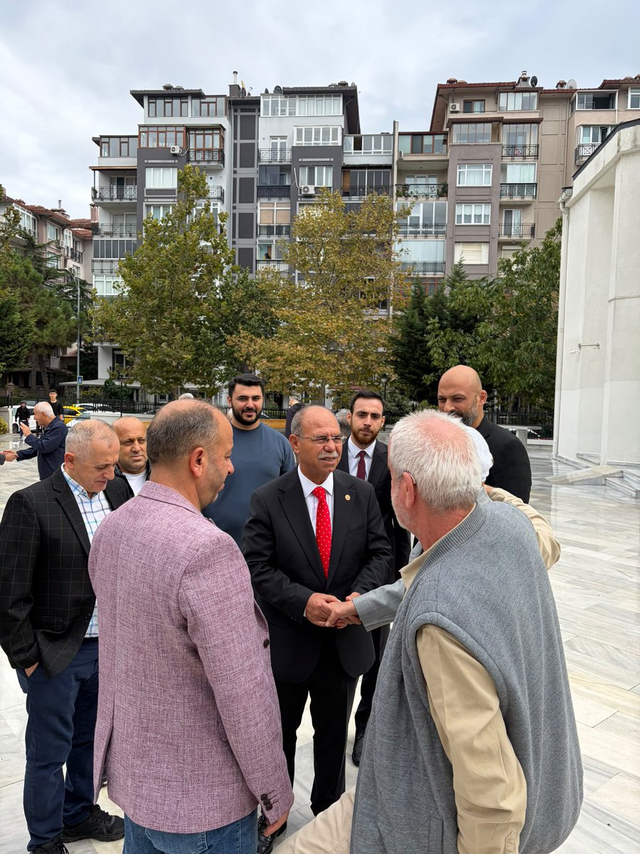akgncbcekmece's tweet photo. Türkiye yüzyılı buluşmaları İstanbul programında Önceki dönem Osmaniye Milletvekilimiz Mücahit Durmuş, İlçe Gençlik Kolları Başkanımız Ebubekir Şahin ve yönetim kurulu üyelerimizle birlikte Sinanoba Mahallesi Akşemsettin Camii’nde öğle namazının ardından cemaatle bir araya geldik https://t.co/WhjWaoOza3