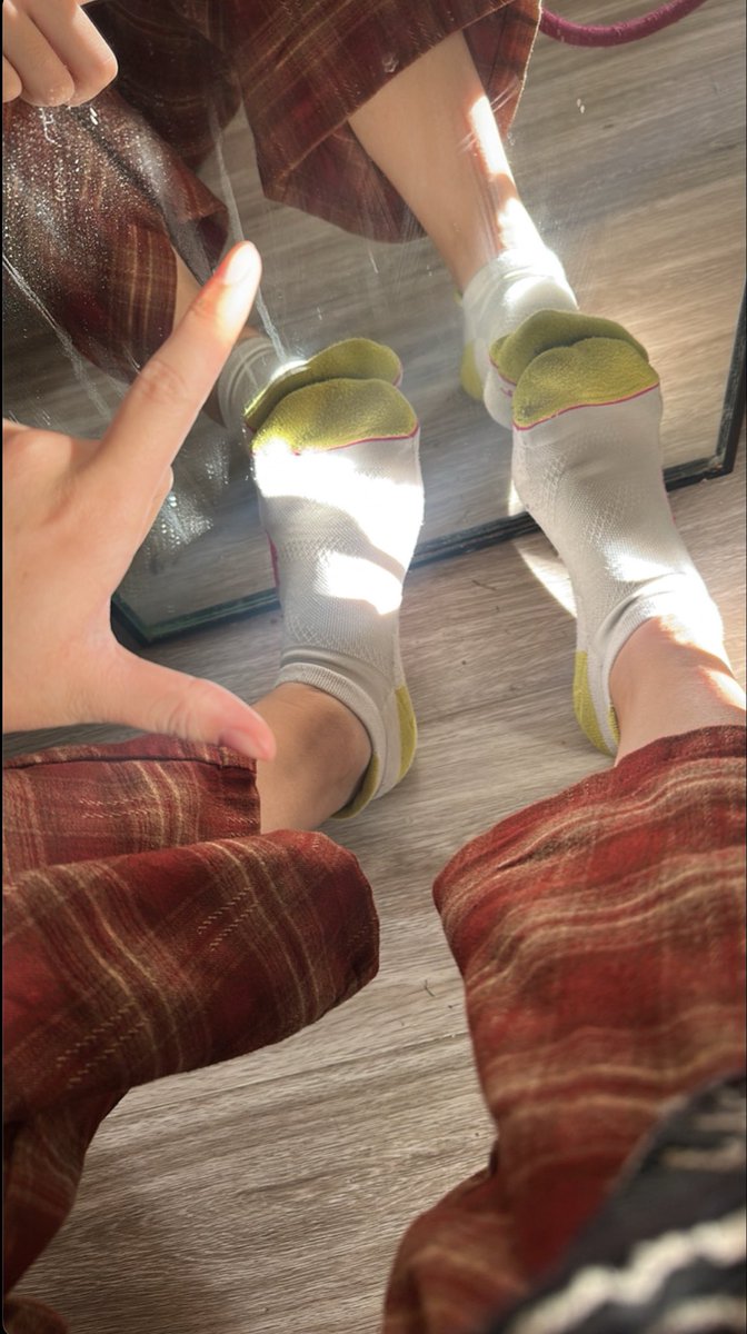 MissWuKitty's tweet photo. Good morning ☀️ sock freaks https://t.co/0b4OuN3ARN